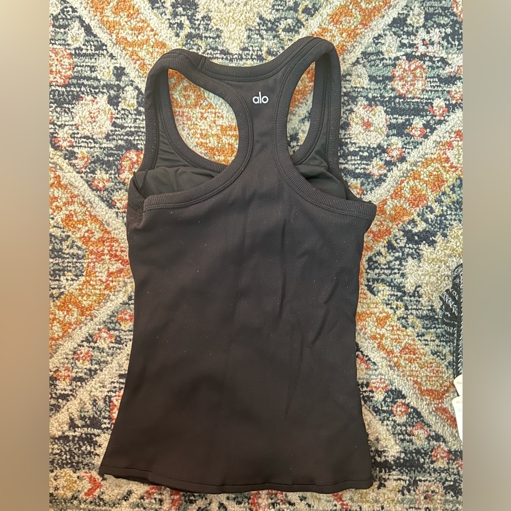 Alo yoga black workout tank top with built in bra